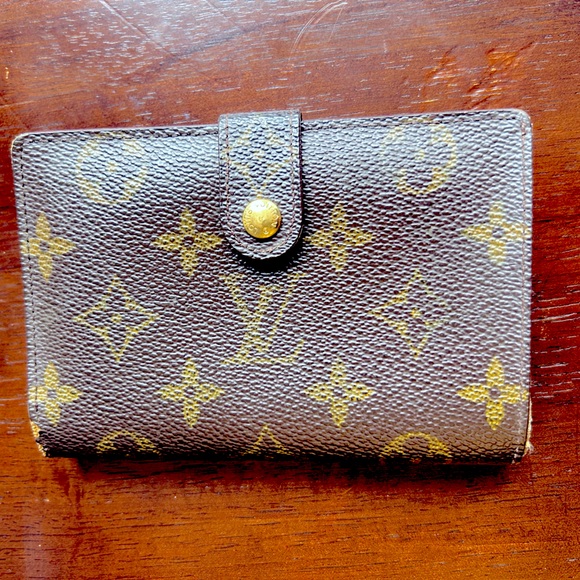 Very Good Condition Authentic Louis Vuitton French Kiss Lock Monogram Wallet - Picture 1 of 8